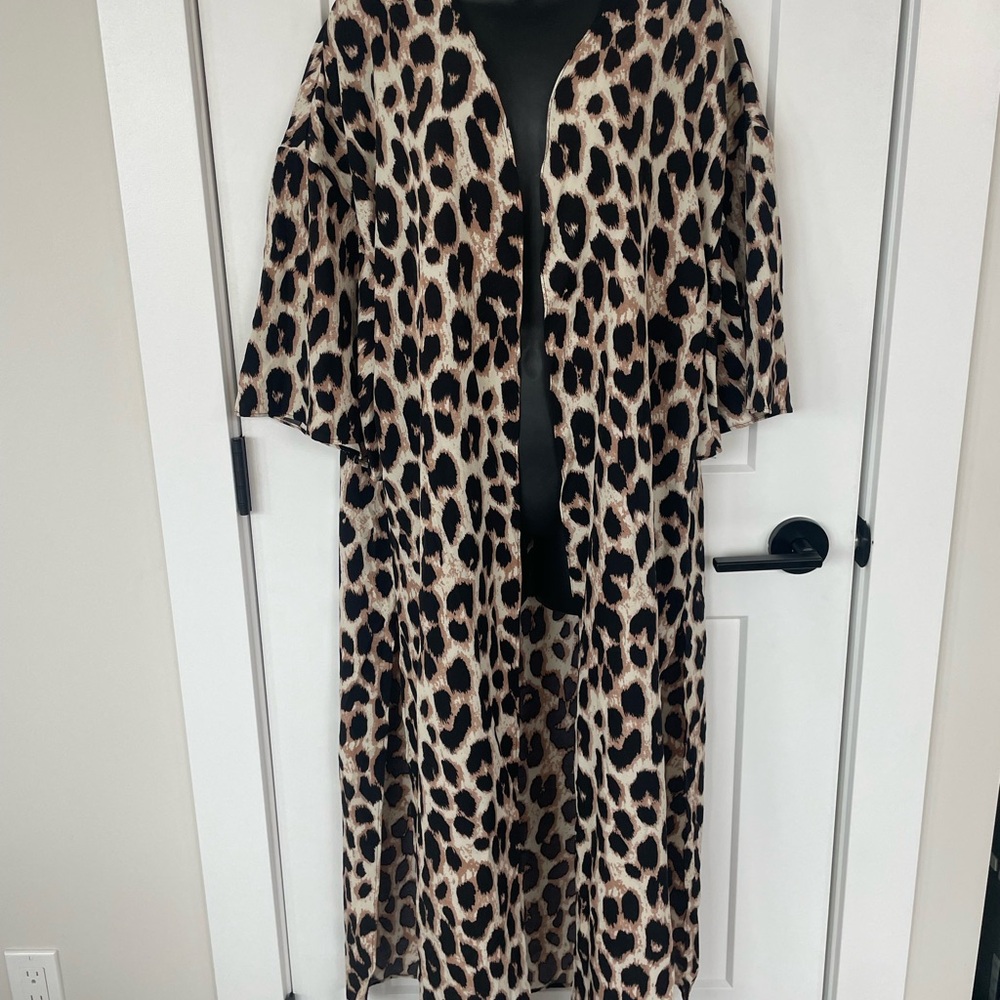 Leopard animal print long topper-cardigan - lightweight- Size womens large